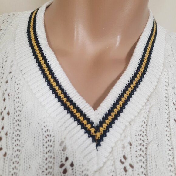 Vintage 90s White sweater Vest Preppy Academia Coquette Cable Knit V Neck M - Picture 2 of 7